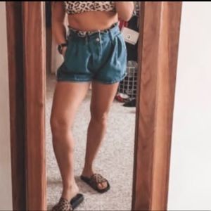 Paper waist shorts
